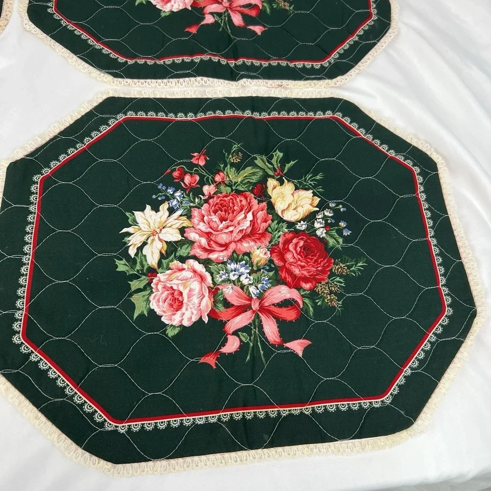 Vintage Quilted Floral Placemats Set‎ of 4 Green Red Cottagecore Holiday Roses